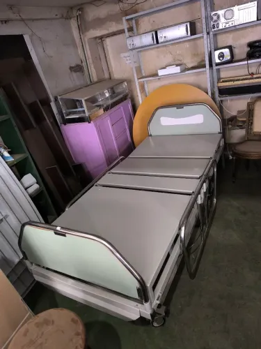 Cama hospitalar automática com controle