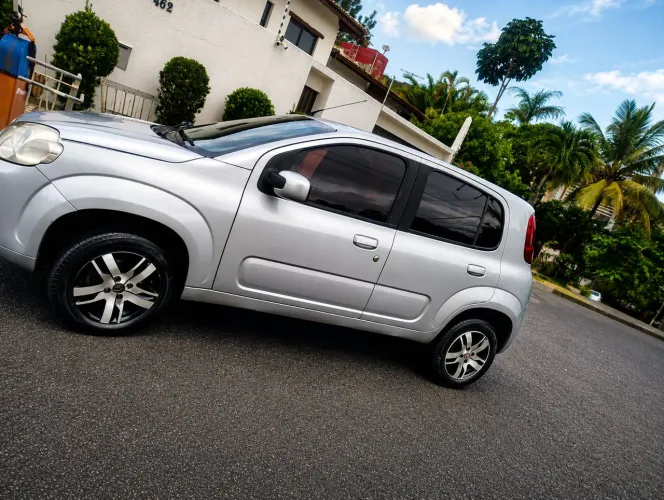 Fiat Uno Vivace Celeb. 1.0 EVO F.flex 8V 5P 2014