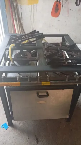 Fogão industrial 4 bocas e forno