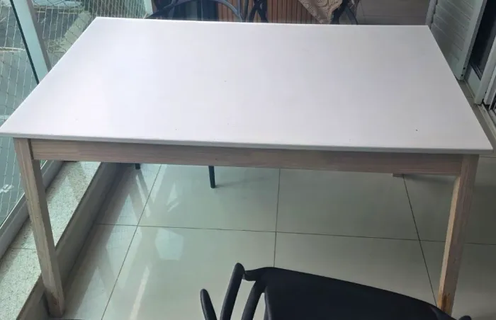 Mesa Tok Stok usada 6 lugares