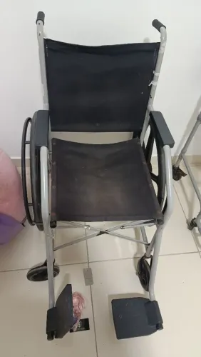 cadeira de rodas usada