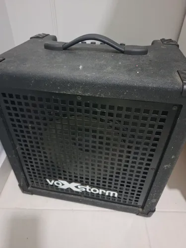 Amplificador Voxstorm Cube Bass 85 (CB85)