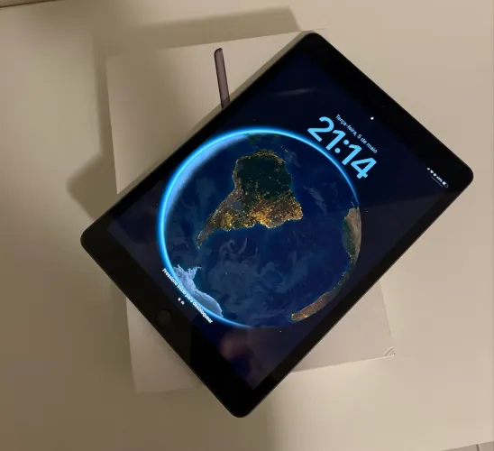  iPad 7ª Geração Wi-Fi + Cellular + acessórios 