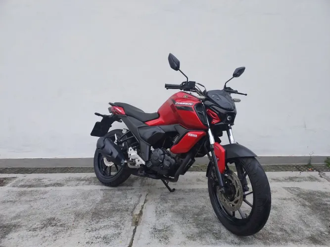 YAMAHA FZ15 ABS 2024 - Apenas 15 mil km!