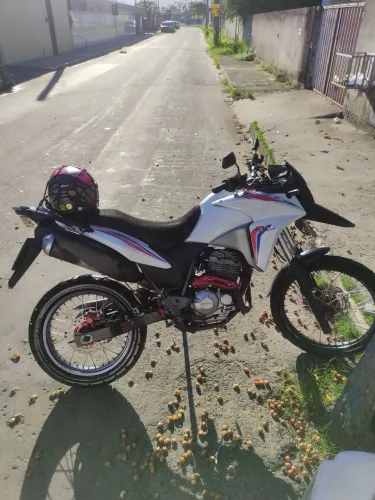 Vendo XRE 300cc 