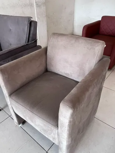 Poltrona a pronta entrega