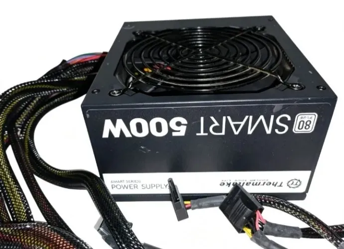 Fonte PC gamer thermaltake 500w 80 plus bronze