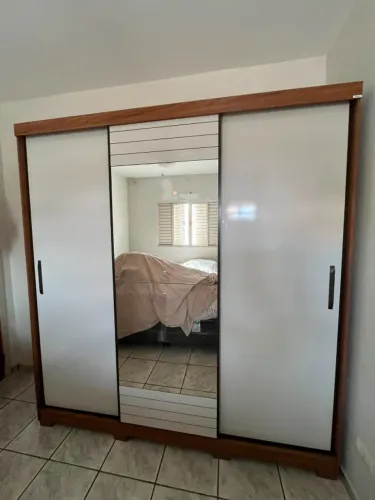 Guarda-roupa casal