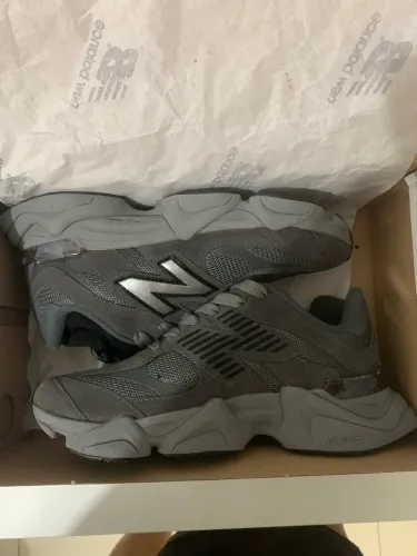 Tenis New Balance 9060 (faço desconto)