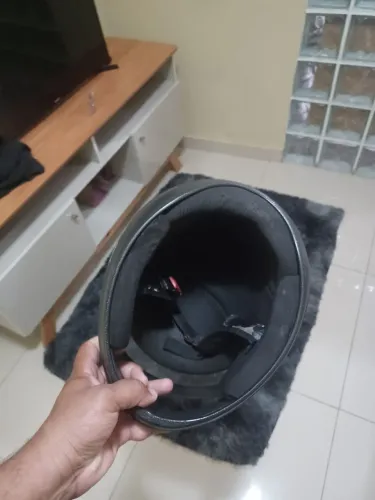 Capacete em excelente estava de conservação número 60