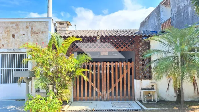 Casa à venda, 170 metros da Praia do Capricórnio - Caraguatatuba/SP