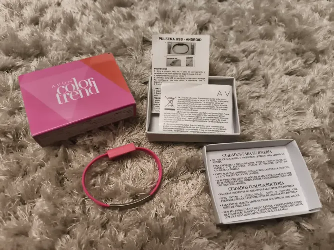 Pulseira Fashion Rosa com Cabo USB Integrado