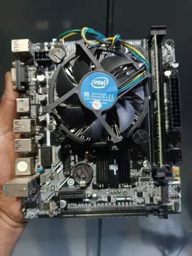Placa mãe 1155 H61 Core i3 2120 4 GB DDR3