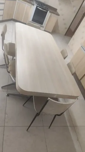 Mesa com 6 cadeiras 