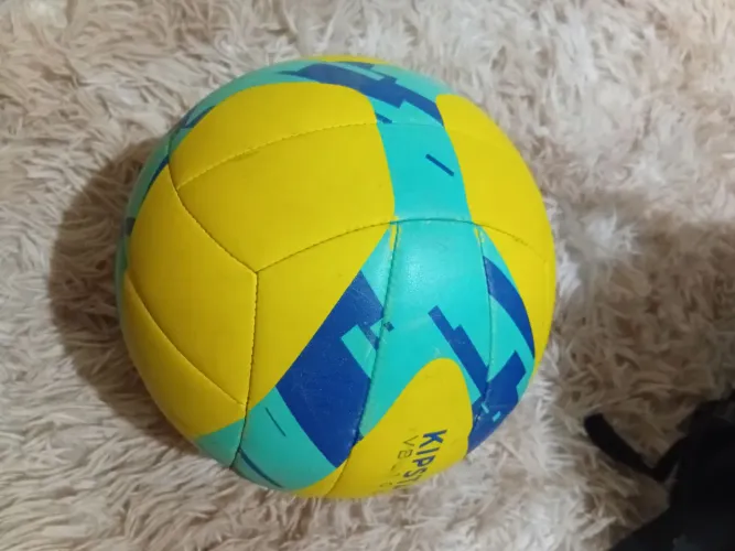Bola de volei de quadra em otimo estado