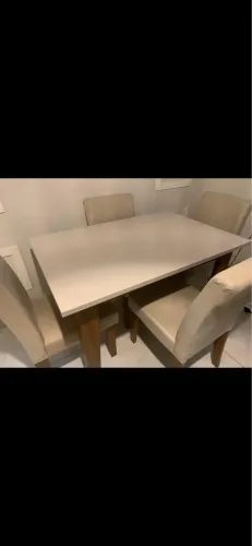 Vendo mesa de 4 cadeiras 