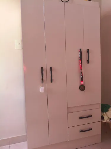 Guarda roupa 4 portas