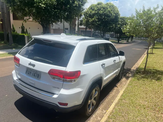 Jeep Grand Cherokee Limited 3.0 TB Dies. AUT 2014