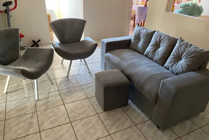 Sofá em kits com poltronas e puff completo em mega Promoção!