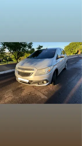 Chevrolet Onix Hatch LT 1.0 8V Flexpower 5P Mec. 2013