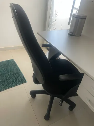 Escrivaninha com cadeira