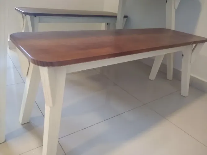 Mesa de Madeira Pinus com 2 Bancos