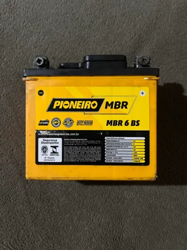 Bateria pioneiro 6 amperes semi nova