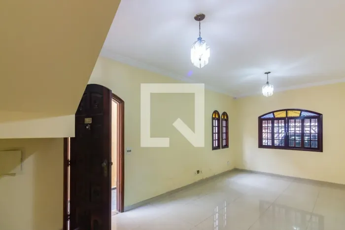 Casa à Venda - Vila Yara, 3 Quartos, 155 m2