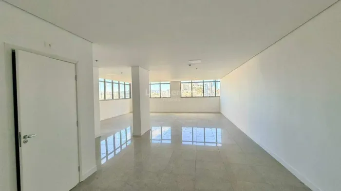 Sala comercial para locação no Vila da Serra com 91m²