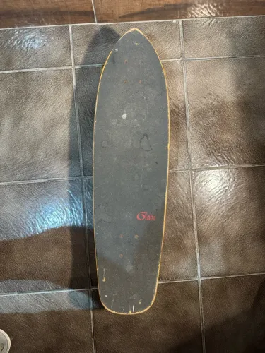 Longboard globe com truck slant