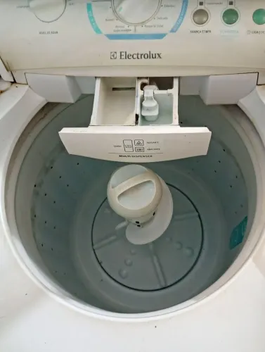 Máquina de lavar 12kg Eletrolux