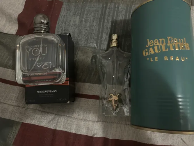 Frascos e caixas dos perfumes JEAN PAUL E STRONGER WITH YOU