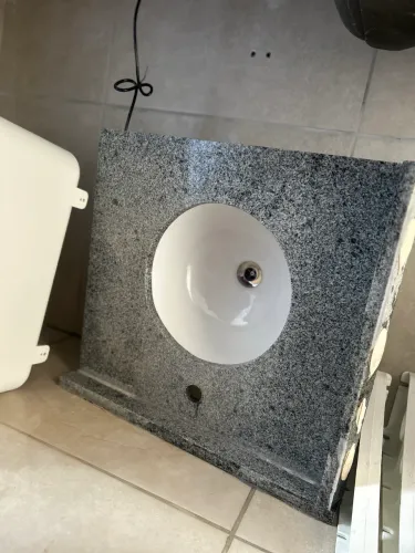 Pia de cozinha + banheiro