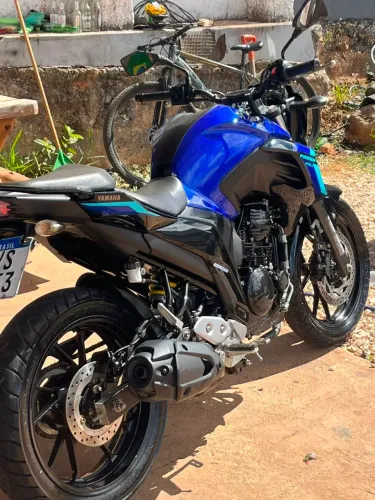 Yamaha FZ25