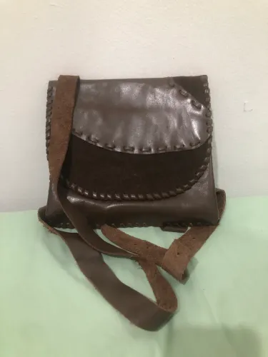 Bolsa de couro artesanal 