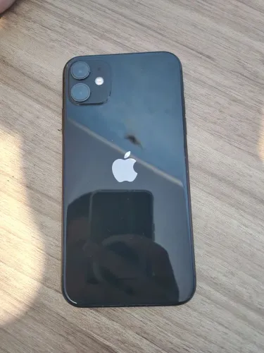 Troco iPhone 11 - 64GB Todo original