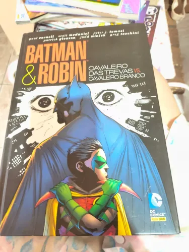 Batman e Robin cavaleiro Branco