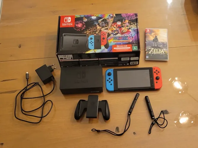 Nintendo Switch V2 32gb + Jogo Zelda: Breath of The Wild 