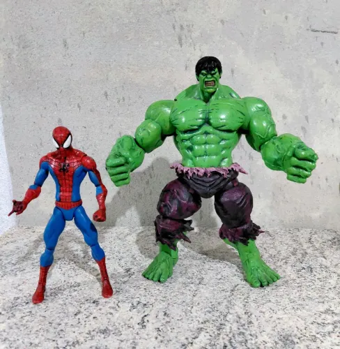 Homem Aranha e Hulk Marvel Selec Toys