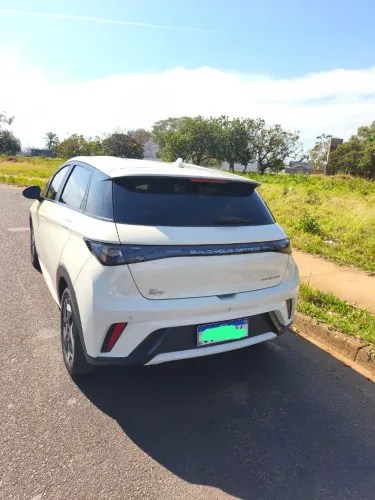 BYD Dolphin EV (Elétrico) 2025