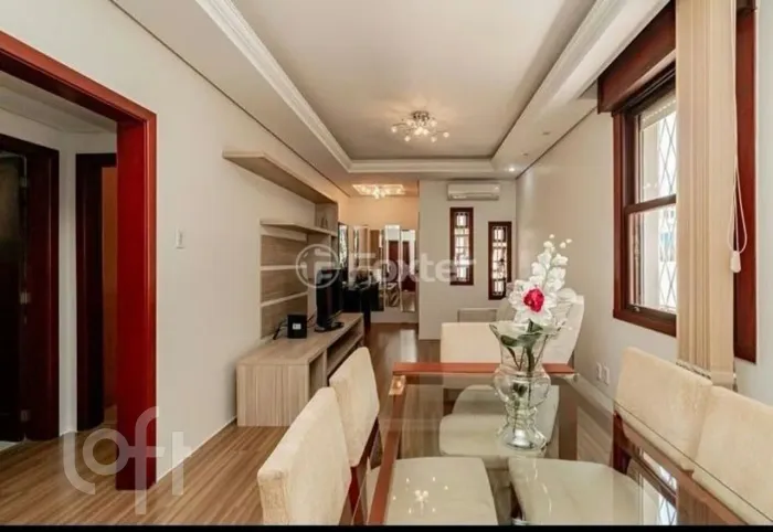 Casa à venda em Vila Ipiranga com 173 m², 3 quartos, 2 suítes, 3 vagas