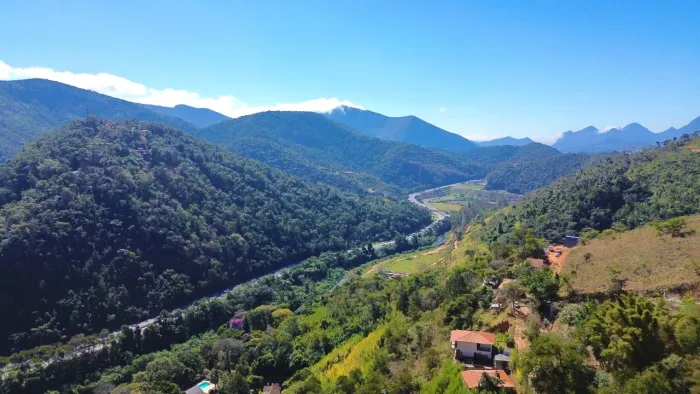 Seu Novo Projeto Começa Aqui: Terreno Exclusivo em Itaipava