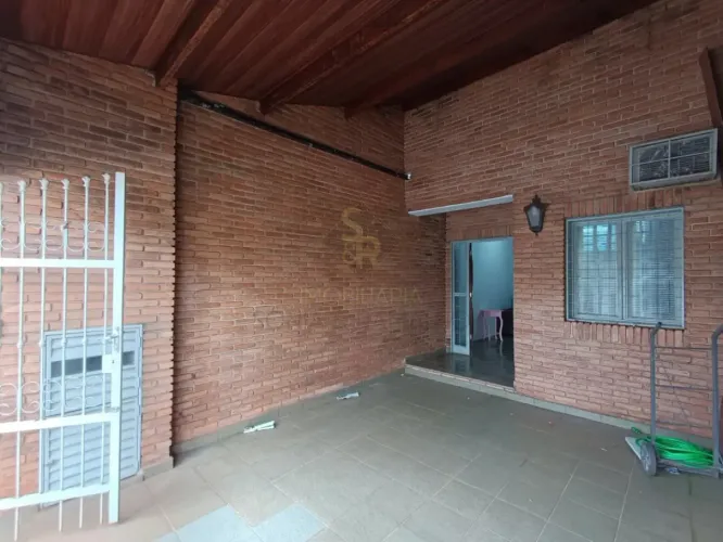 Casa residencial para locação com 03 quartos, sendo 01 suíte, em Ribeirão Preto/SP.