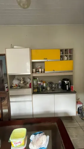 Cama e armário 