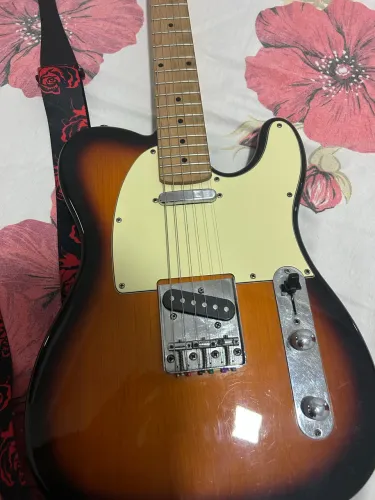 Guitarra telecaster