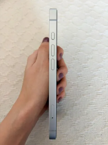 iPhone 16e (128 GB) bateria 90%