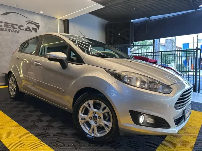 Ford Fiesta SE 1.6 8V Flex 5P 2016