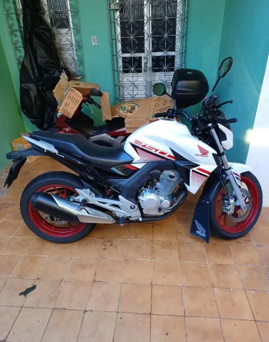 Vendo Honda cb twister 250