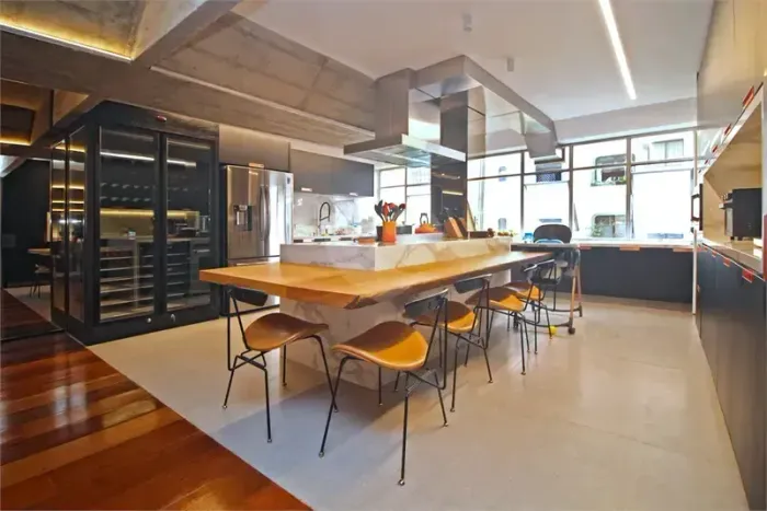 Apto Exclusivo de 300 m², 4 Suítes, Reformado e com Projeto de Paulo Mendes da Rocha | Moe