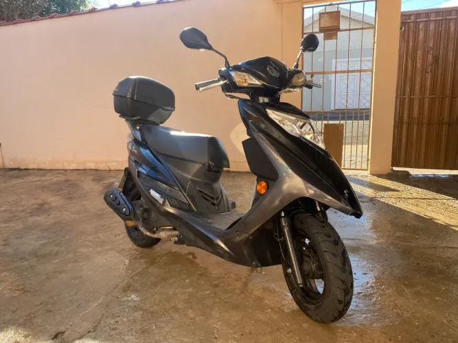 Vendo moto Lindy